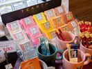 販売コーナー/TEARTHのはちみつ紅茶などのティーバッグ