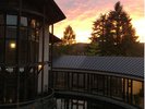 【PHOTO】夕焼けに染まるホテル棟