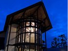 【PHOTO】幻想的な夕方のホテル棟