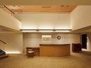 居心地の良い空間が広がるレセプションは建築家の中村好文さんがデザインを手がけました。
