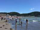 遠浅で波の穏やかな逗子ビーチはファミリーにおすすめ♪