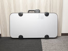 ズボンスプレッサー 各階のエレベーター付近にございます。
