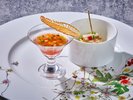 【ハイビスカスコース】アミューズ県産スイカのガスパチョとやんばる手羽先のロール