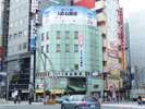 上野広小路亭、パセラを左手に見ながら直進します