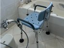 客室の浴室に介護用シャワーチェアーの貸し出しをしています。