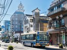 JR松江駅方面からのバス停は当館を過ぎて50m北にあります。松江しんじ湖温泉駅方面はこのバス停から