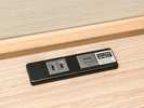 コンセント、LANポートをデスクにご用意♪