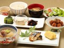 <朝食バイキング>和食盛り付けイメージ