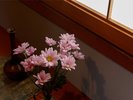 【館内】季節の花が館内を彩ります