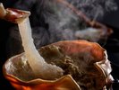 【冬の献立一例】活蟹の醍醐味。濃厚な蟹味噌甲羅焼きに絡めていただく、至福の蟹刺し。
