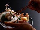 熟練の技が光る、繊細な手仕事による美しい一皿。