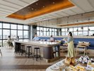 OMO Food & Drink Stationで買った商品はお好きな場所で召し上がれます。