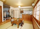 ・<ゆふ>1階はキッチン付の約10畳の純和室です