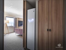 【ロングステイ】クローゼット型衣類脱臭機がございます。お部屋でお洋服のケアが可能♪