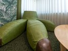 ティラノサウルスルームのオブジェクト。座りごごち抜群