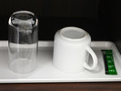 【客室備品】お部屋にはグラス、マグカップ、お茶(粉末)をご用意♪