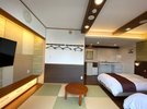 本館 ツインルーム+和洋室(広さ25�u ベッド幅110�pと110�p+和洋室4.5畳の和洋室)