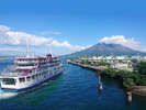 桜島行フェリー乗り場:当館より車で1時間25分。乗船中の桜島は圧巻!隣にはかごしま水族館もあります。