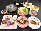 紫尾庵流創作懐石料理一例:季節を彩る旬の食材を用い、紫尾庵流のお料理をご提供致します。