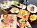 紫尾庵流創作懐石料理一例:季節を彩る旬の食材を用い、紫尾庵流のお料理をご提供致します。