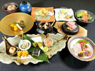 紫尾庵流創作懐石料理一例:季節を彩る旬の食材を用い、紫尾庵流のお料理をご提供致します。