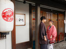 ステンドガラス風の玄関も素敵(花小路彩月/城崎温泉)