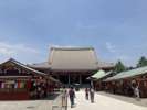 スッキリ晴れた日の浅草寺