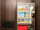 自動販売機・電子レンジ:館内1階にソフトドリンクの自動販売機をご用意。