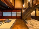 清水家棟 ロビー