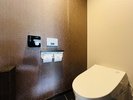 男性専用トイレ。清潔で快適な空間づくりを大切にしています