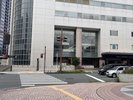 �D横断歩道を渡りましたら右折します