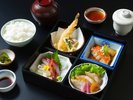 (ランチ)季節ごとに替わるランチ限定の特製「銀座弁当」です。