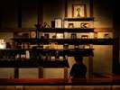 TASTING BAR suginomori 酒造りの様子を見ながら 生きた日本酒を味わう