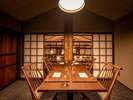 酒蔵だった建物を改装したレストラン「�ーkura」