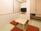 ◆和洋室27u ベッド幅100cm×195cm(サータ社製)布団2組