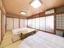 お部屋は広々14畳♪当館最上階の5階のコーナールームで、畳にお布団でお休みいただけるお部屋です♪