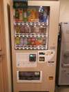 1F:自動販売機(アルコールのご用意はございません)