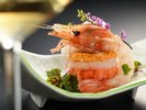 �w�̂悤�ɏd�Ȃ����ґ�ȊC�̍K�~���t�B�[���͖ڂɂ��N�₩�i���j
