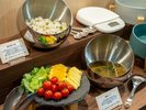 ��񂿂��~�j�u�b�t�F�́A�[�H���ƈقȂ�i�X�����p�ӁB�����猳�C�ɐH�ׂ�ꂻ����i���j