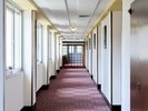 *【客室フロア】落ち着いた雰囲気の清潔感ある館内通路。