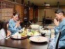 *【お食事風景】ご家族みんなで旬の味覚を囲み笑顔あふれるお食事時間。