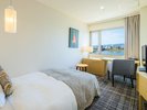 �嗄���]�ތi�ς����́B���_���ȃC���e���A�Ɖ��K�ȃf�X�N��������A���������N��̃V���O���ł��B