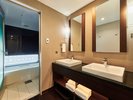 クロスフロア・グランデorコンバーチブルバス・トイレ別、ダブルベーシンなのでファミリーでも安心