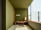 離れのような畳の間が風情を感じる空間