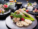 地元の美味しいものを無理なく愉しめる、女性やご年配の方にも人気な少量会席(写真はイメージ)
