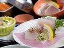 *新鮮な海の幸を中心にした一皿。素材本来の美味しさを大切にしています。