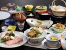 *【夕食一例】地元が誇るブランド牛を中心に据えた、豪華会席。土地の魅力を食で体感できます。