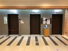 エレベーター前