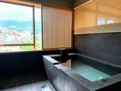 山が眺められる客室露天風呂(和洋室)