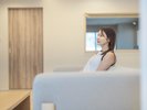 【サウナ付き角部屋和洋室/海風を感じる露天風呂付き】リビングルーム/F客室